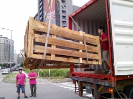 518媒合案件-2噸重原木桌:困難度極高的搬家工程-2噸重原木桌-荃心專業新竹搬家